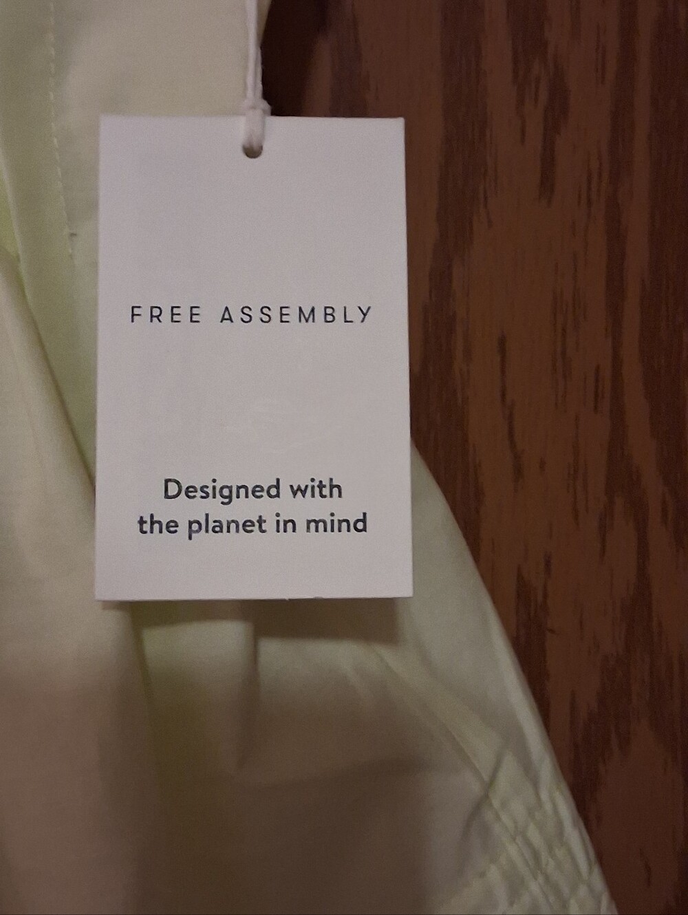 Free Assembly XL 16-18 Butter Yellow Sleeveless Pintuck Peplum Top NWT - Picture 3 of 9